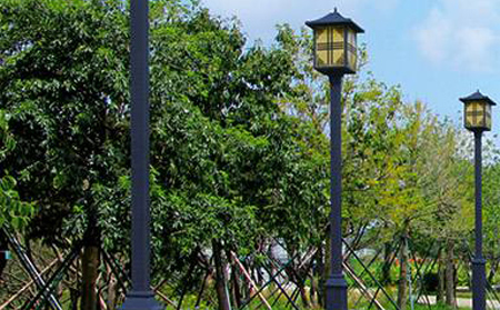 太阳能天山庭院灯价格为何差三倍？关键看这几点